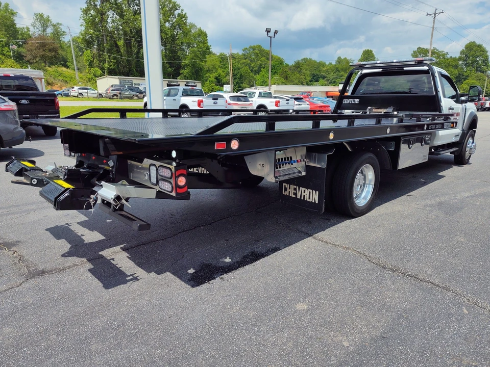 2024 Ford Super Duty 5th Gen - Image 12 of 21