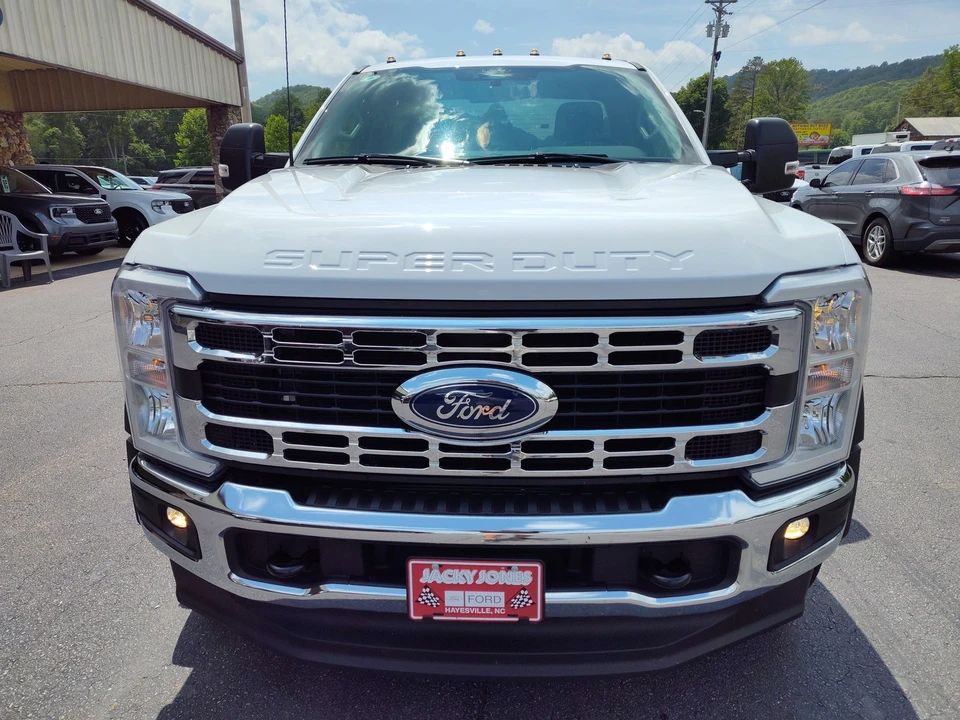 2024 Ford Super Duty 5th Gen - Image 2 of 21