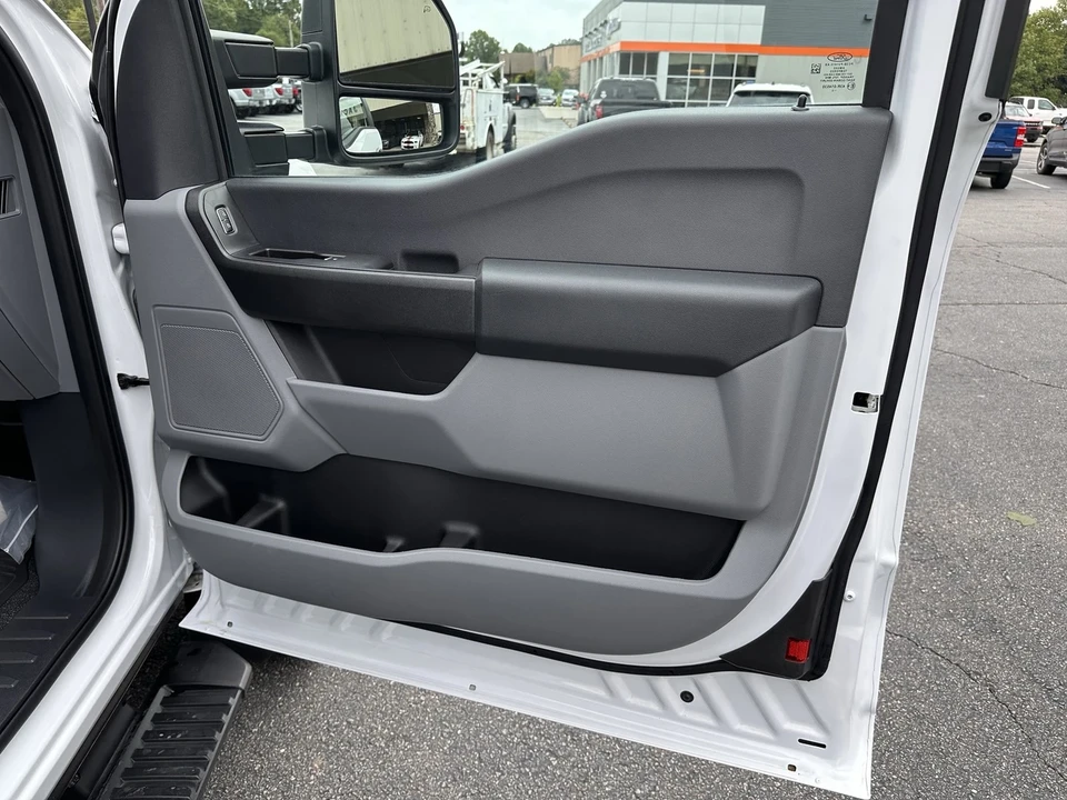 2024 Ford Super Duty 5th Gen - Image 11 of 12