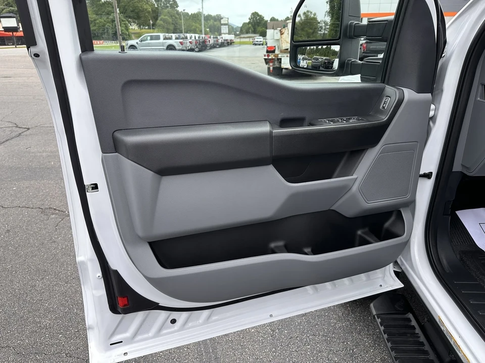 2024 Ford Super Duty 5th Gen - Image 7 of 12