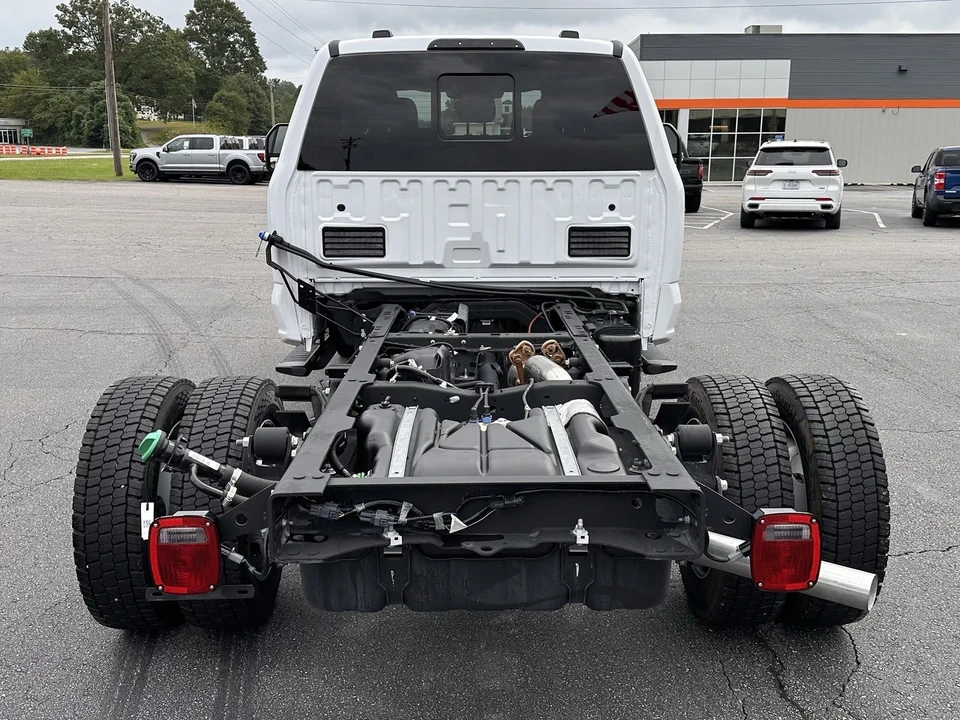 2024 Ford Super Duty 5th Gen - Image 6 of 12