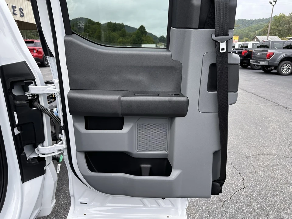 2024 Ford Super Duty 5th Gen - Image 9 of 12