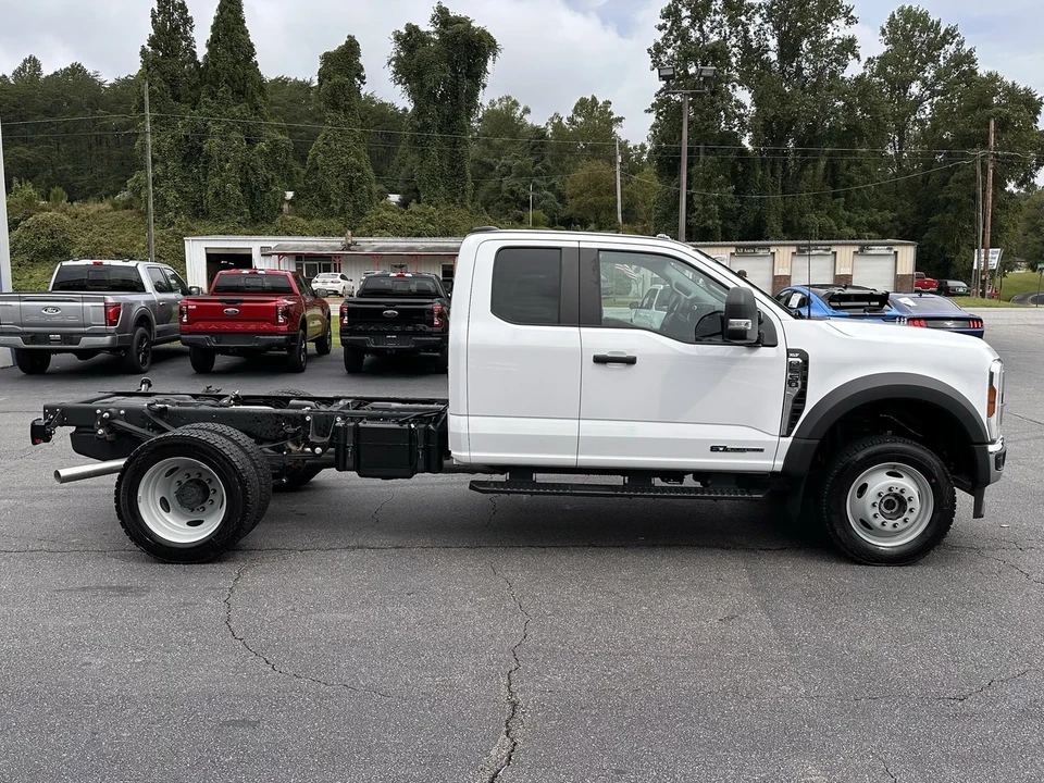 2024 Ford Super Duty 5th Gen - Image 5 of 12