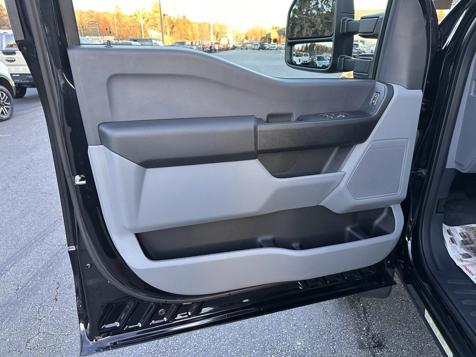 2024 Ford Super Duty 5th Gen - Image 7 of 21