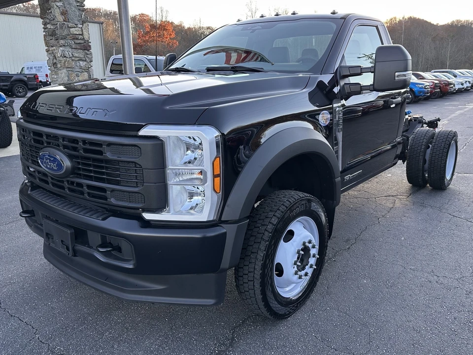 2024 Ford Super Duty 5th Gen - Image 2 of 21