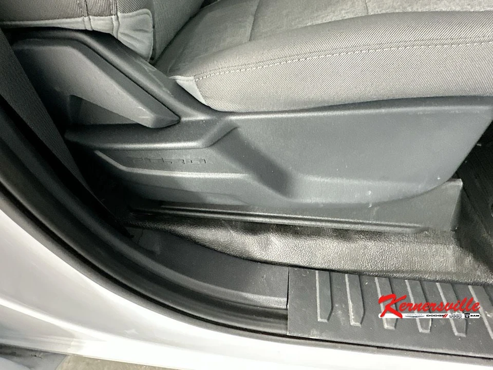 2024 Ford Super Duty 5th Gen - Image 21 of 24