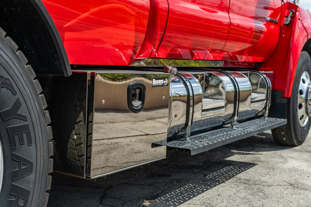 2024 Ford Super Duty 5th Gen - Image 29 of 31