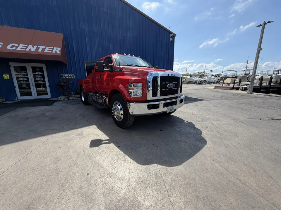 2024 Ford Super Duty 5th Gen - Image 7 of 31