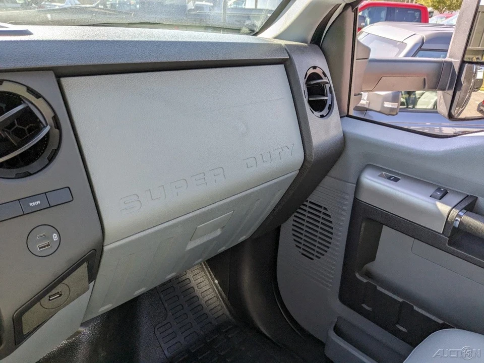 2024 Ford Super Duty 5th Gen - Image 15 of 21