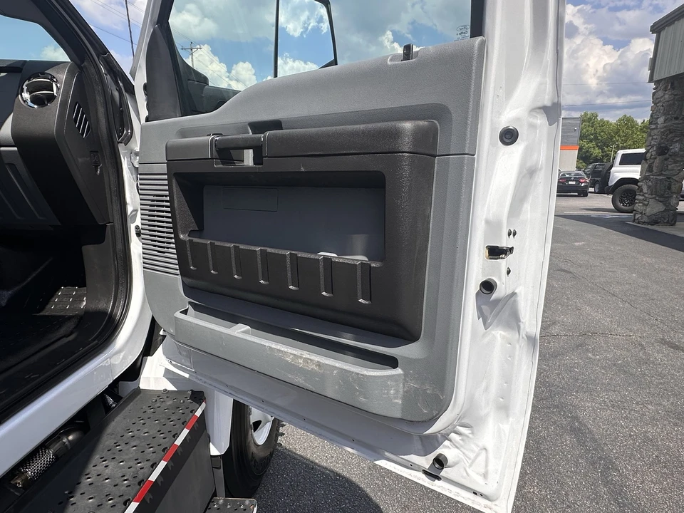 2024 Ford F-Series - Image 17 of 30