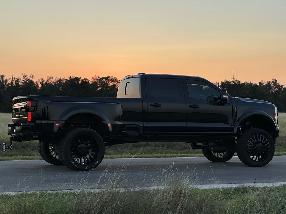 2024 Ford Super Duty 5th Gen - Image 2 of 18