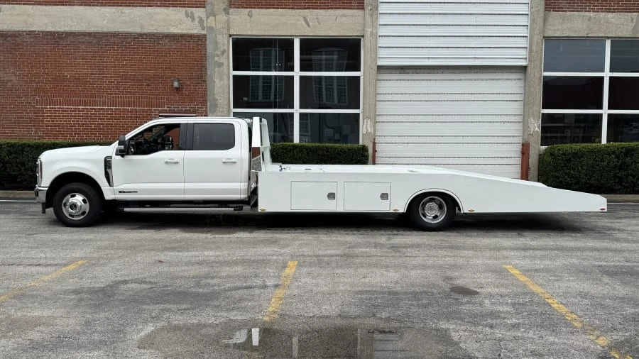 2024 Ford Super Duty 5th Gen - Image 2 of 20