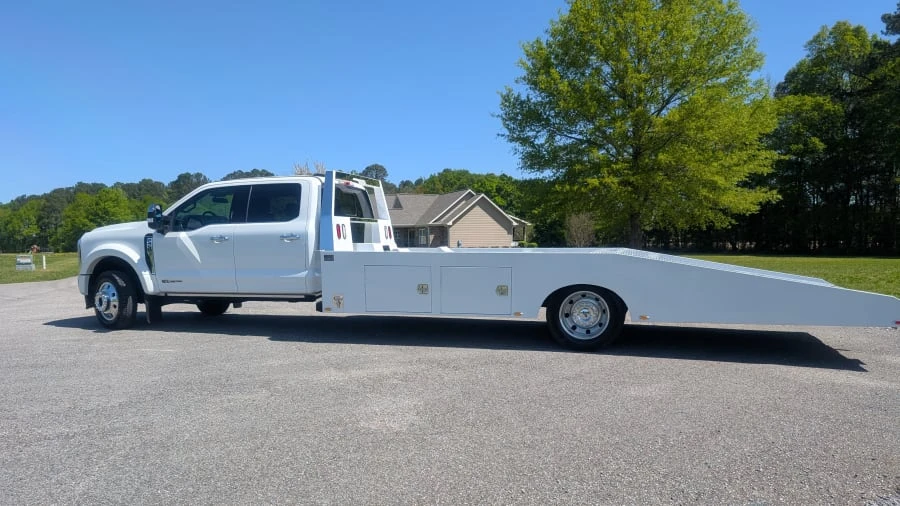2024 Ford Super Duty 5th Gen - Image 12 of 31