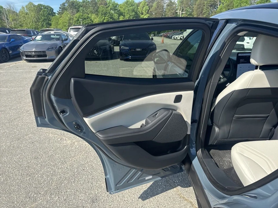 2024 Ford Mustang Mach-E - Image 25 of 31