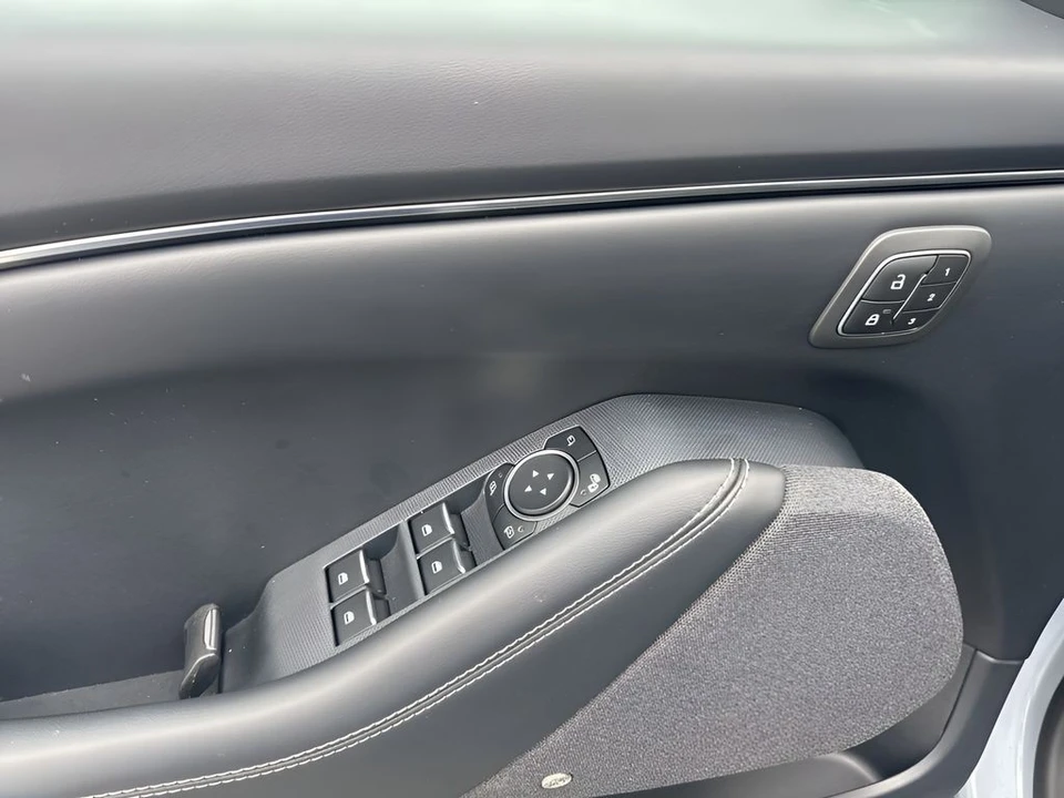 2024 Ford Mustang Mach-E - Image 28 of 31