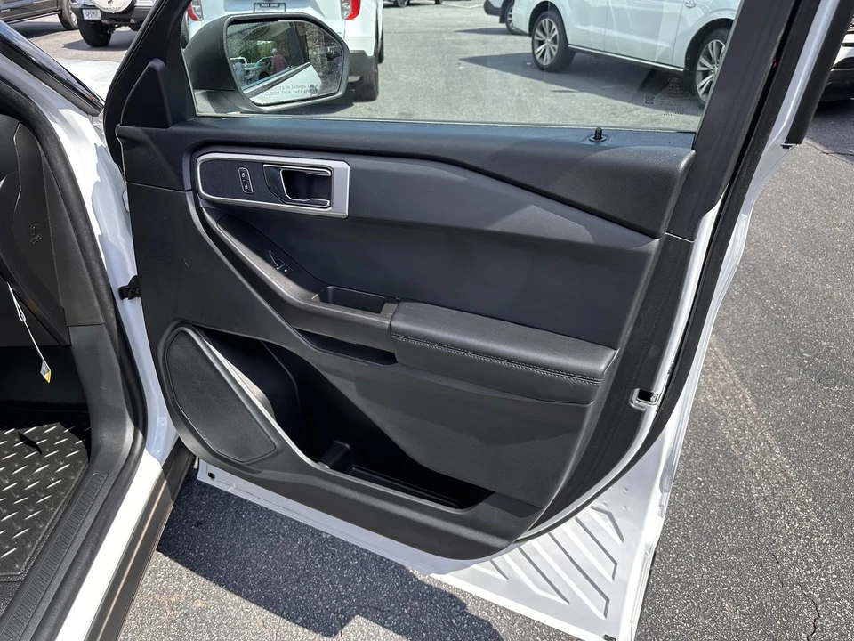 2024 Ford Explorer 6th Gen - Image 13 of 21