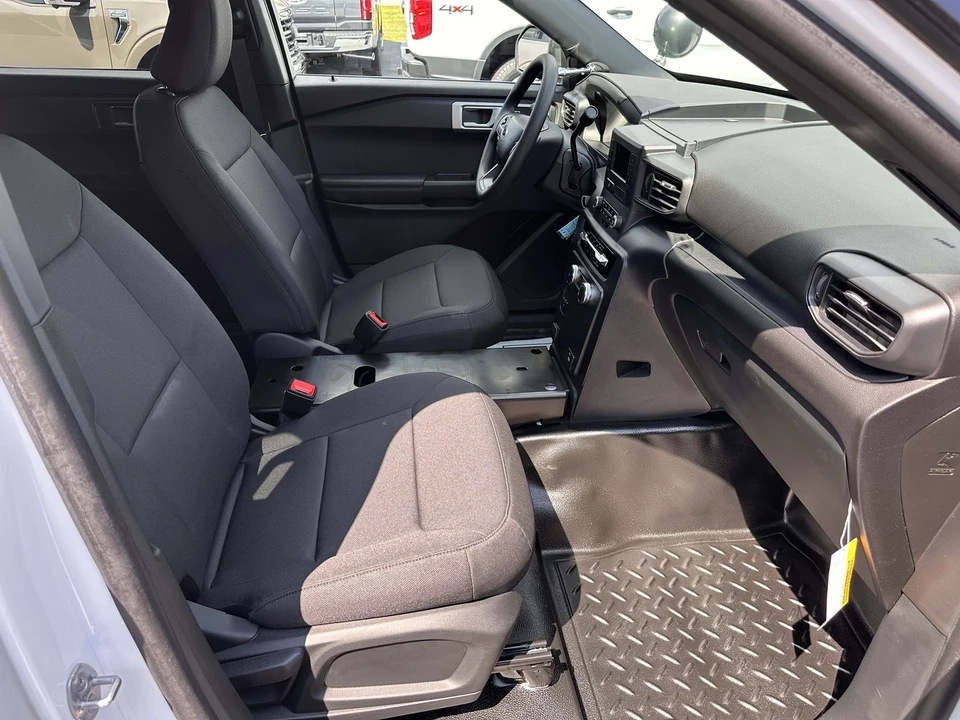 2024 Ford Explorer 6th Gen - Image 14 of 21