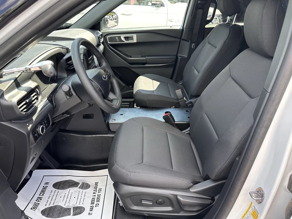 2024 Ford Explorer 6th Gen - Image 10 of 12