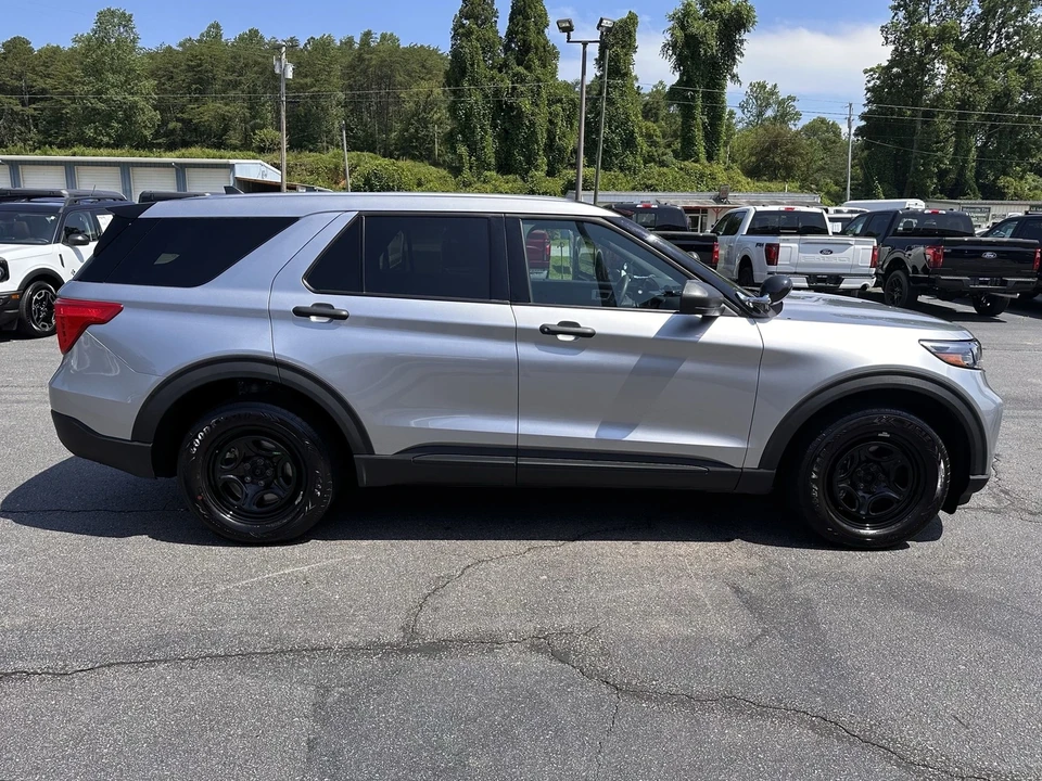 2024 Ford Explorer 6th Gen - Image 5 of 12