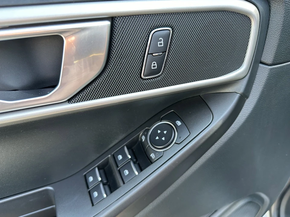2024 Ford Explorer 6th Gen - Image 17 of 21