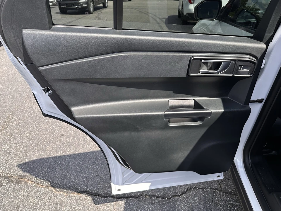 2024 Ford Explorer 6th Gen - Image 11 of 12