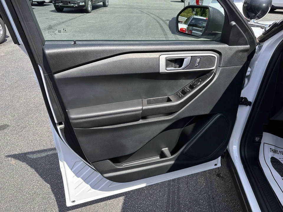 2024 Ford Explorer 6th Gen - Image 9 of 12