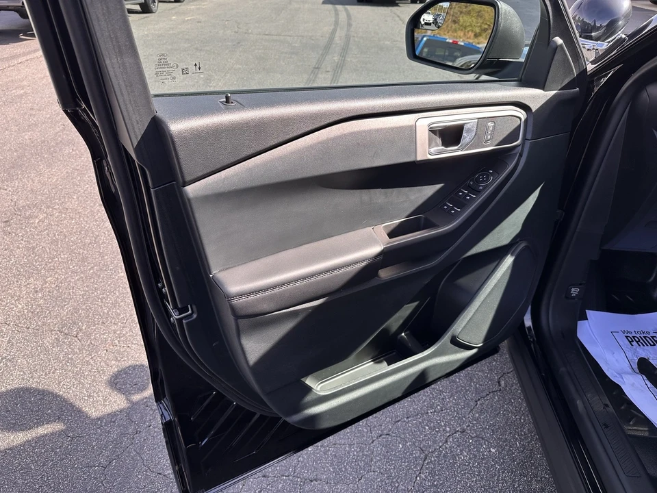 2024 Ford Explorer 6th Gen - Image 9 of 12