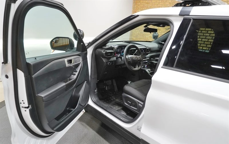 2024 Ford Explorer 6th Gen - Image 19 of 21