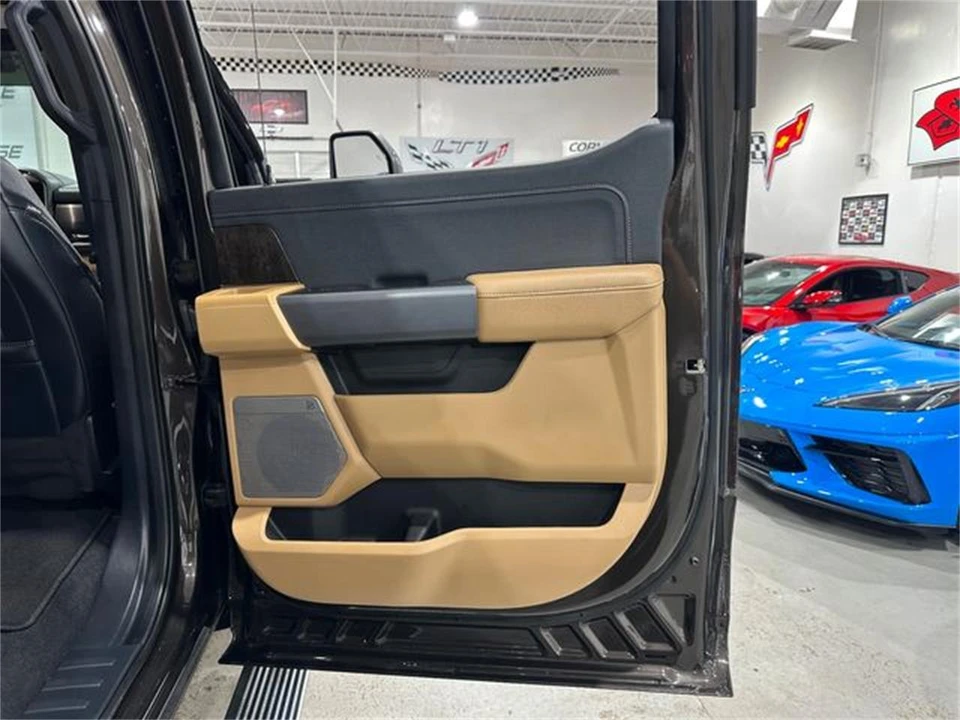 2024 Ford Super Duty 5th Gen - Image 18 of 30