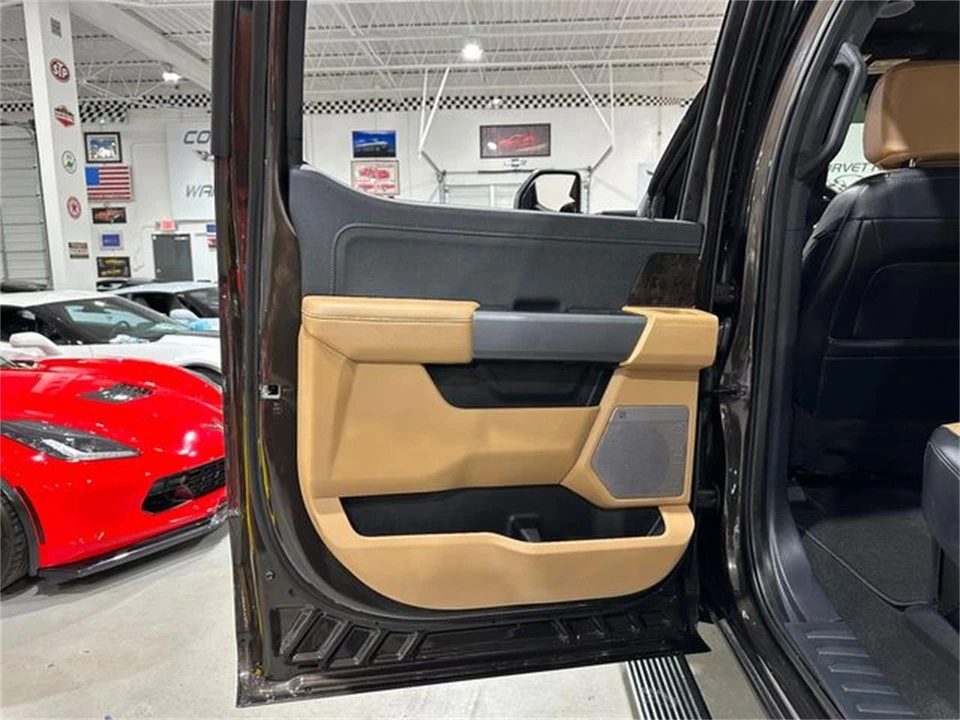 2024 Ford Super Duty 5th Gen - Image 12 of 30