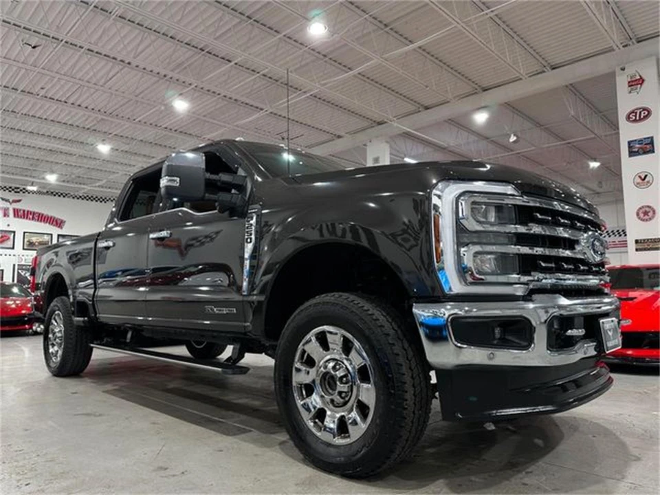 2024 Ford Super Duty 5th Gen - Image 23 of 30