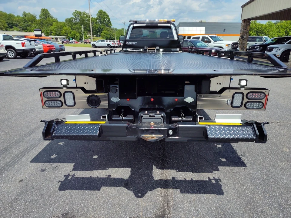 2024 Ford Super Duty 5th Gen - Image 11 of 21