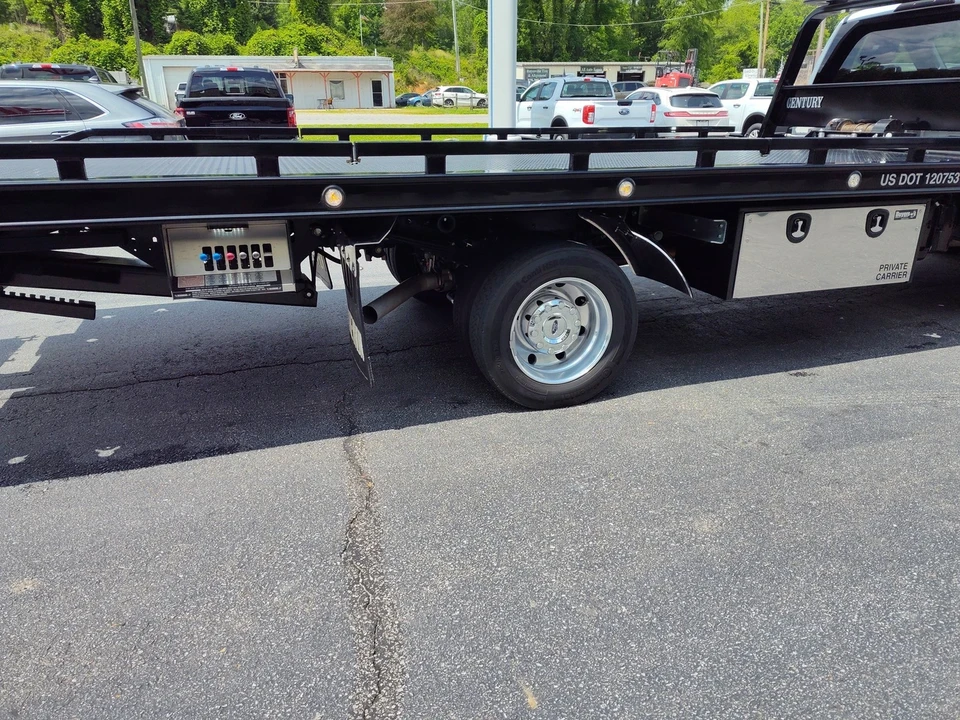 2024 Ford Super Duty 5th Gen - Image 13 of 21