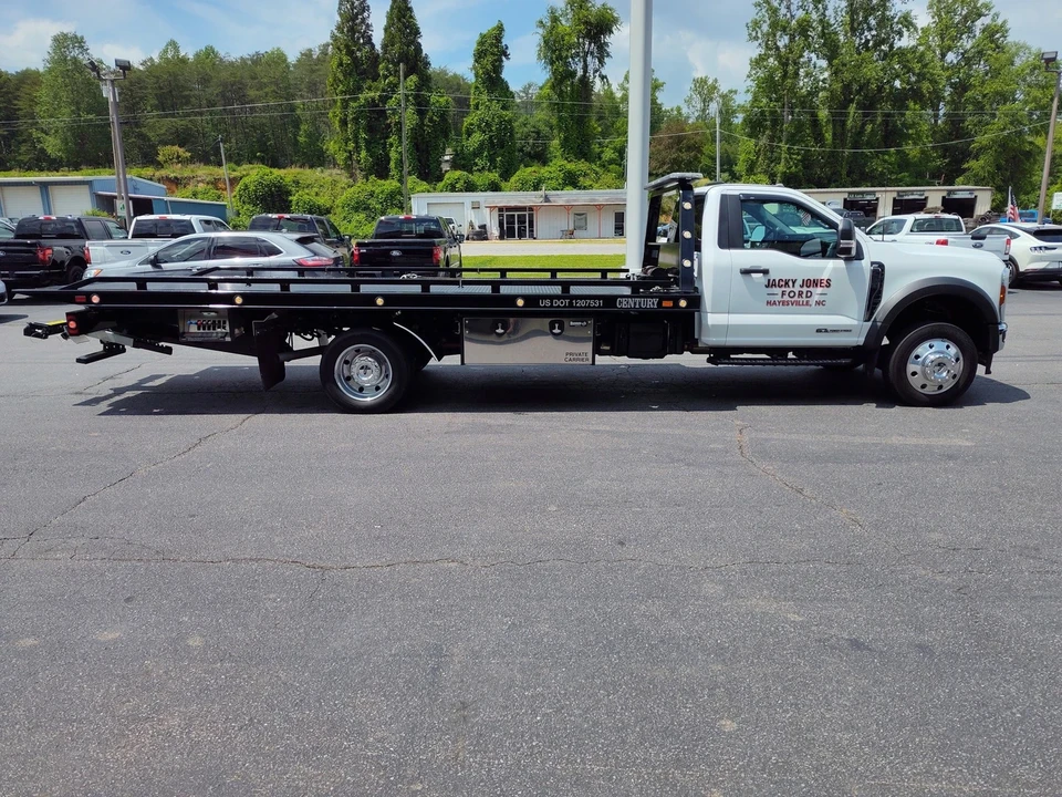 2024 Ford Super Duty 5th Gen - Image 14 of 21