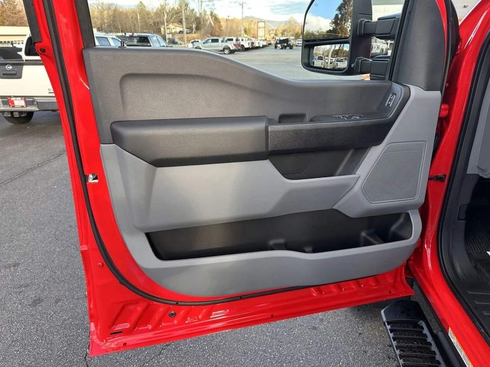 2024 Ford Super Duty 5th Gen - Image 13 of 21