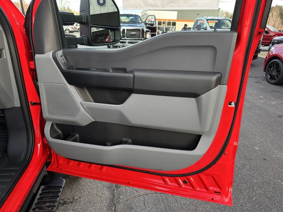 2024 Ford Super Duty 5th Gen - Image 15 of 21