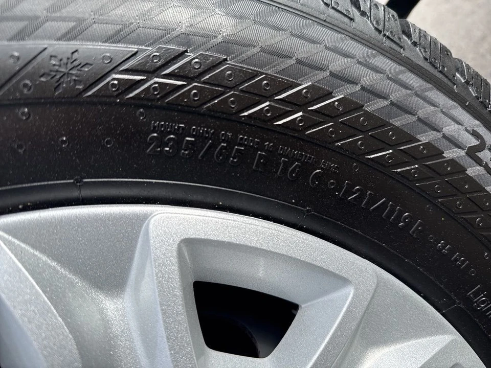 2024 Ford Transit - Image 28 of 31