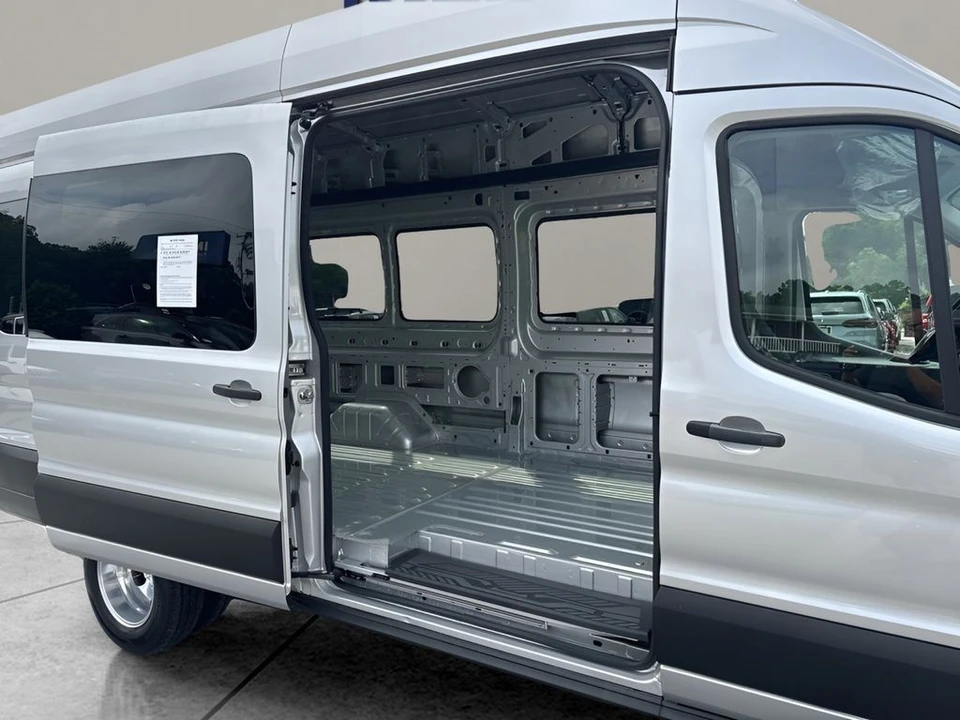 2024 Ford Transit - Image 24 of 31