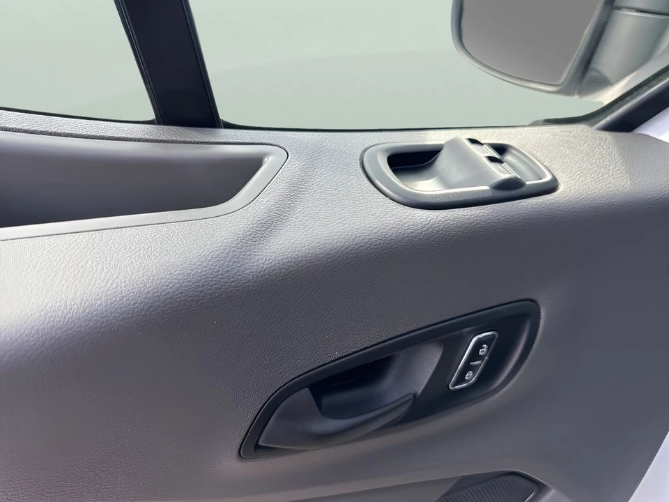 2024 Ford Transit - Image 24 of 31
