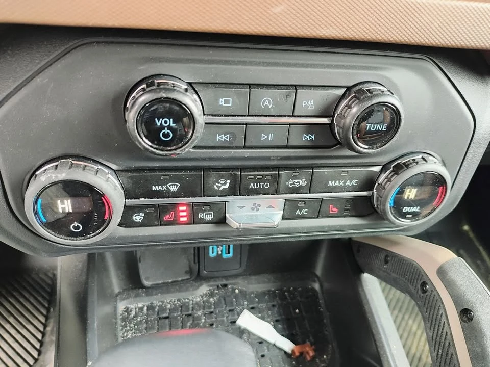 2024 Ford Bronco 6th Gen - Image 18 of 19