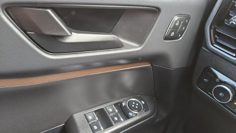 2024 Ford Bronco 6th Gen - Image 17 of 18