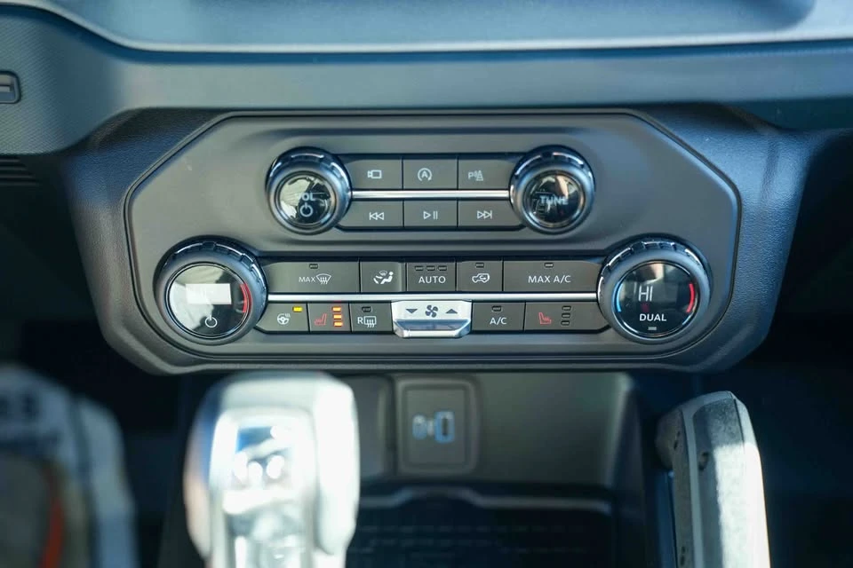 2024 Ford Bronco 6th Gen - Image 17 of 20