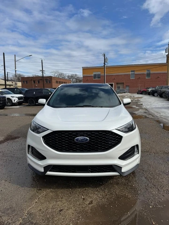 2024 Ford Edge - Image 2 of 12