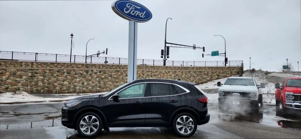 2024 Ford Escape - Image 2 of 5