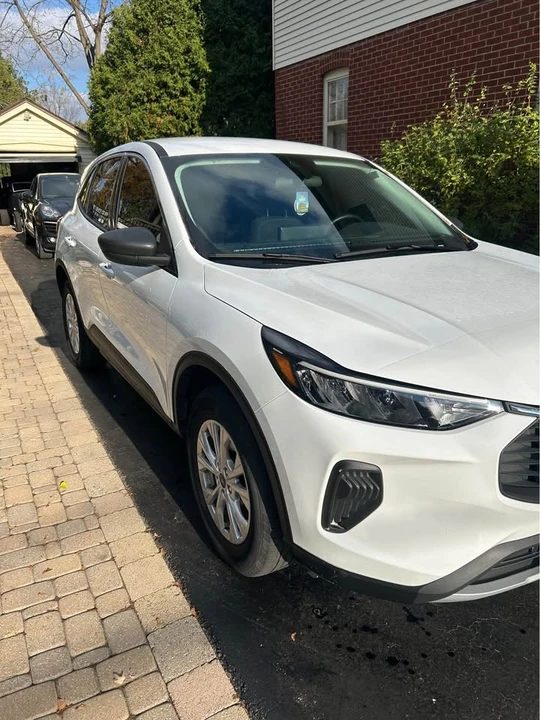 2024 Ford Escape - Image 2 of 10