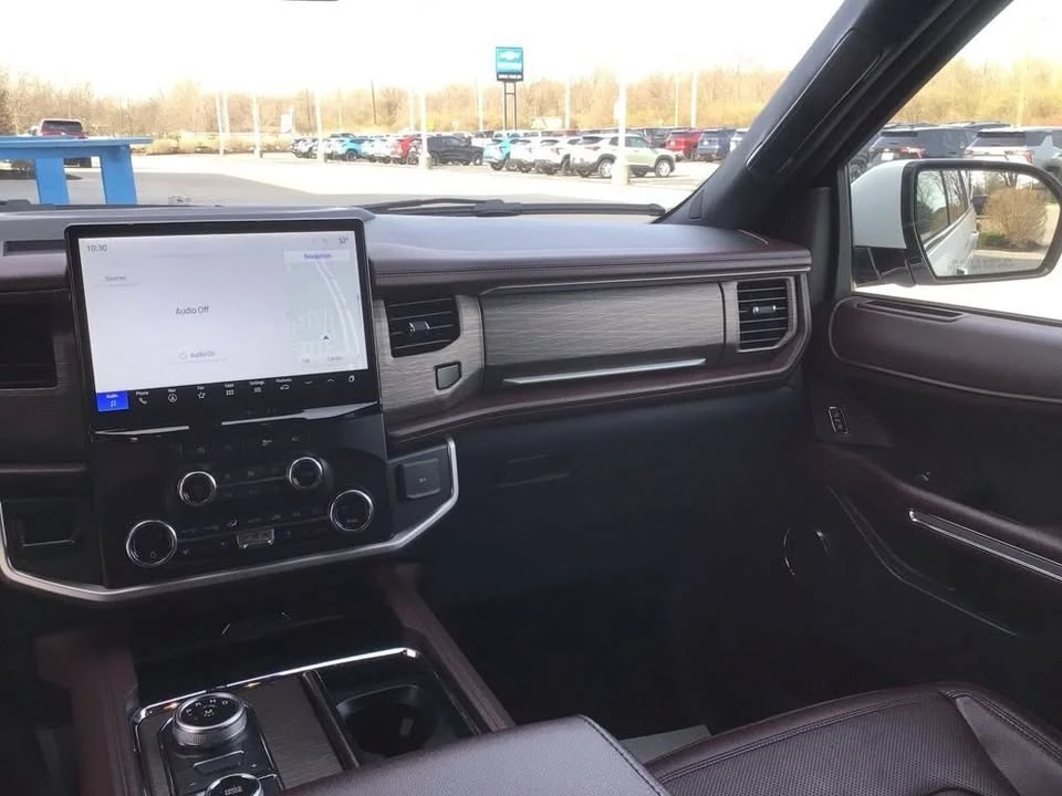 2024 Ford Expedition 4th Gen - Image 12 of 19