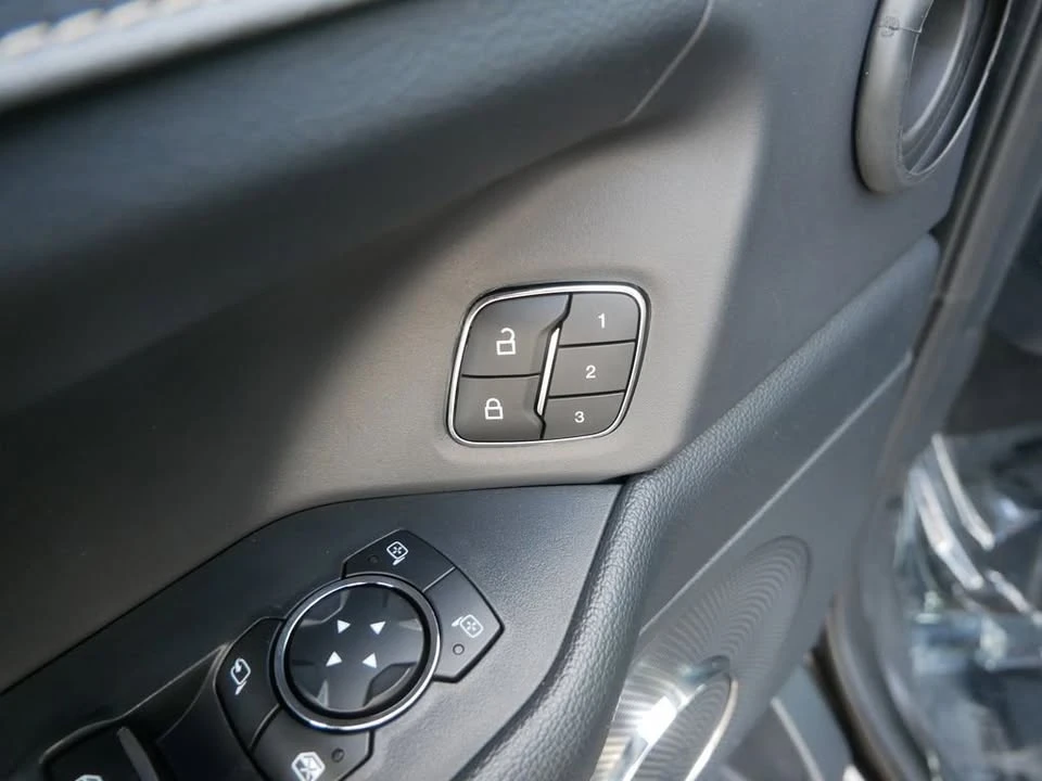 2024 Ford Expedition 4th Gen - Image 14 of 19