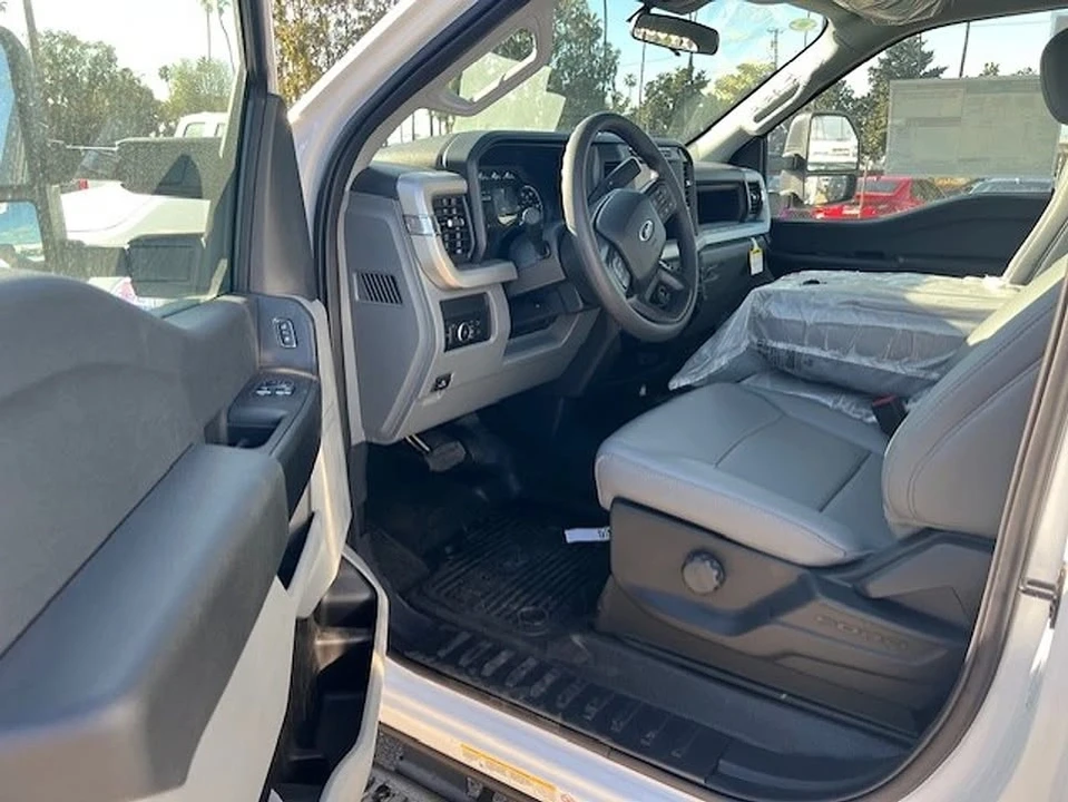 2024 Ford Super Duty 5th Gen - Image 9 of 10