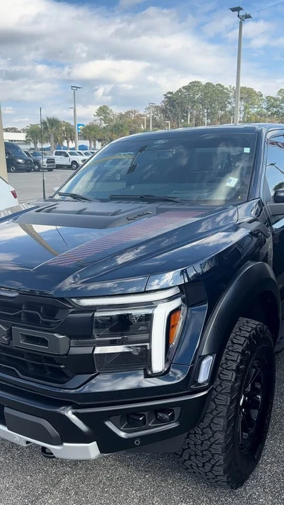 2024 Ford Super Duty 5th Gen - Image 2 of 7