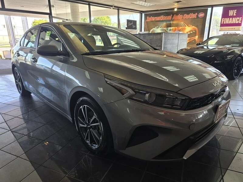 2024 Kia Forte - Image 3 of 4